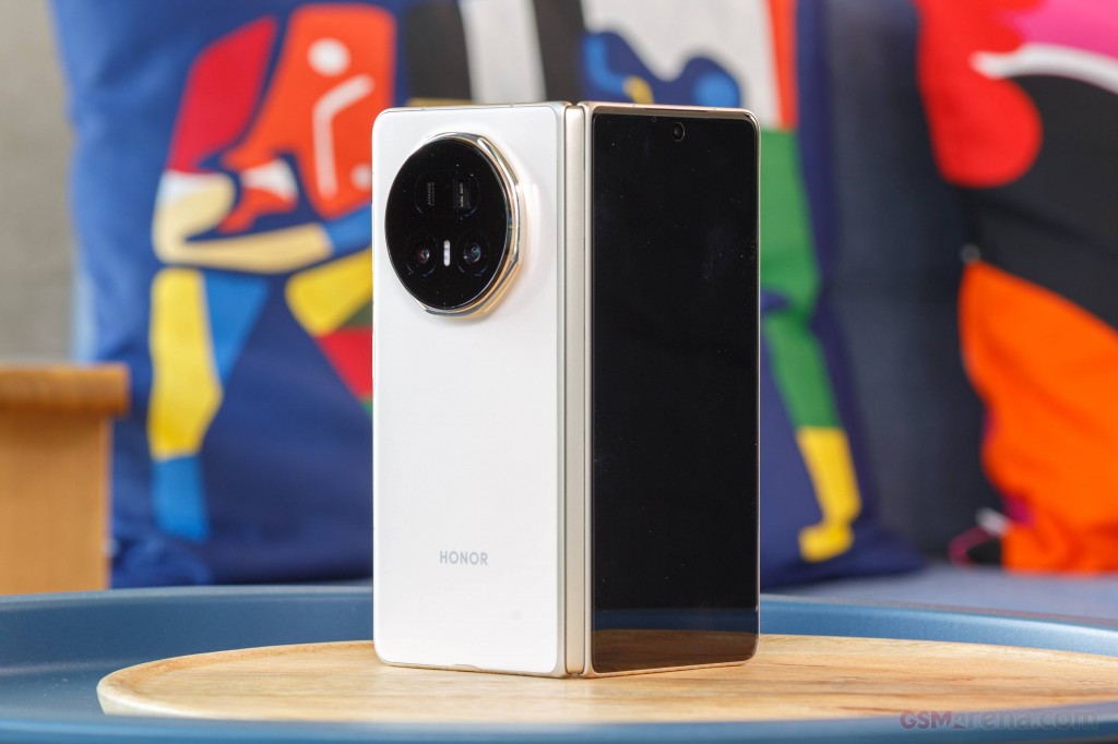 Honor Magic V5 hands-on photo 4