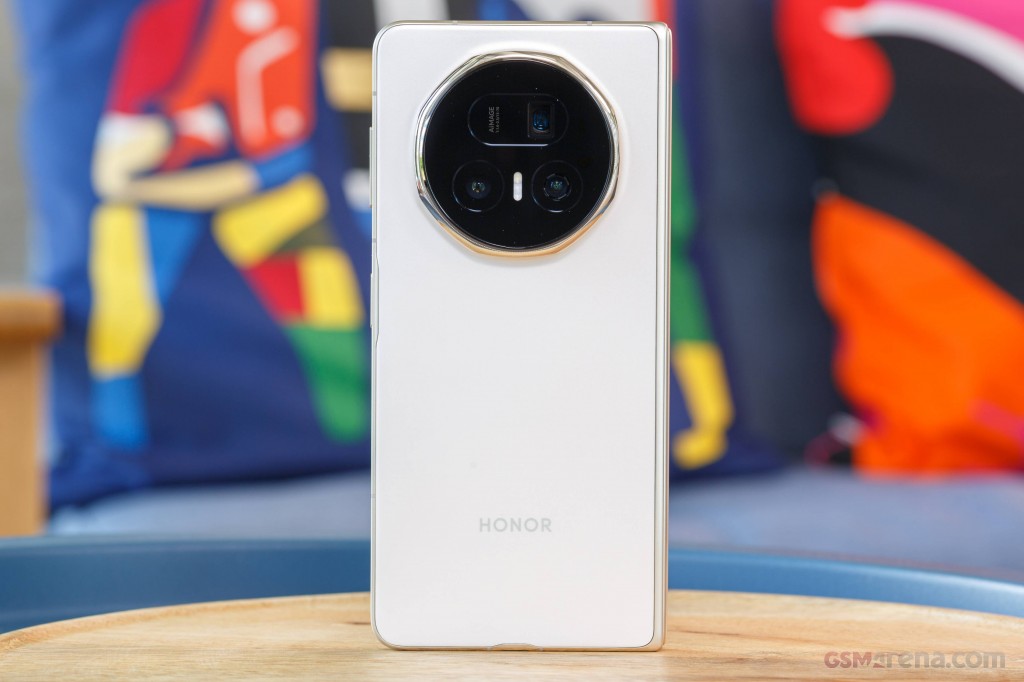 Honor Magic V5 hands-on photo 5