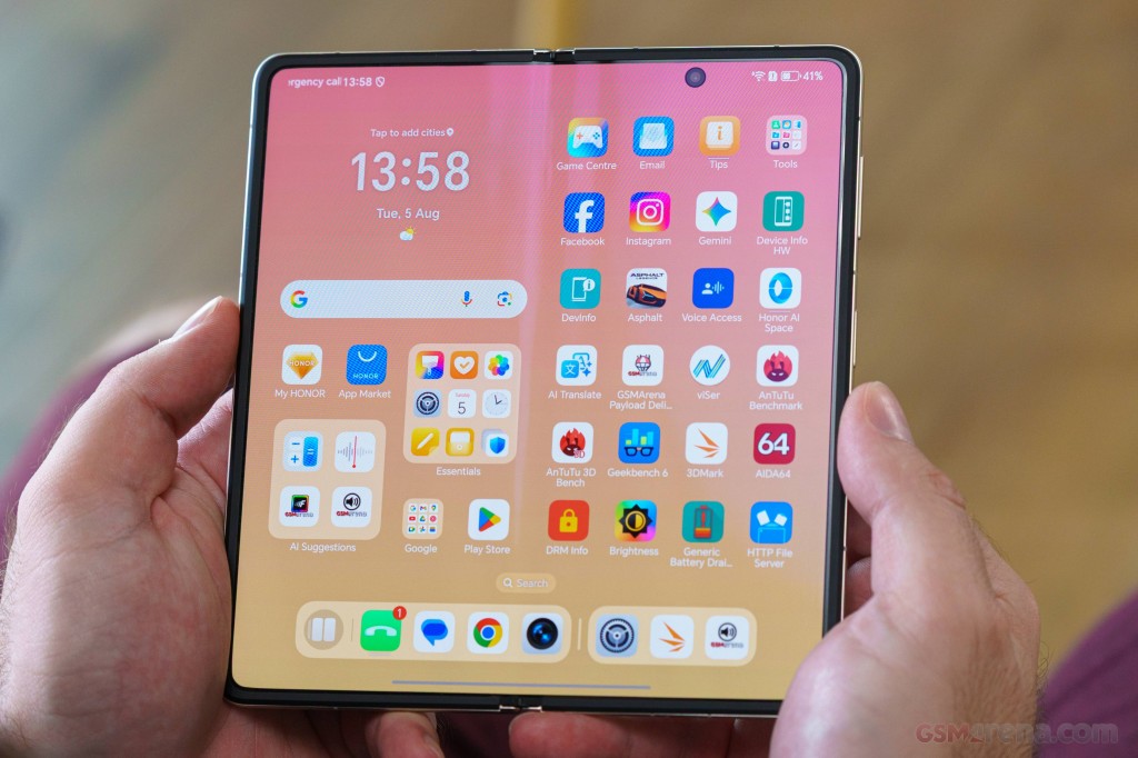 Honor Magic V5 hands-on photo 30
