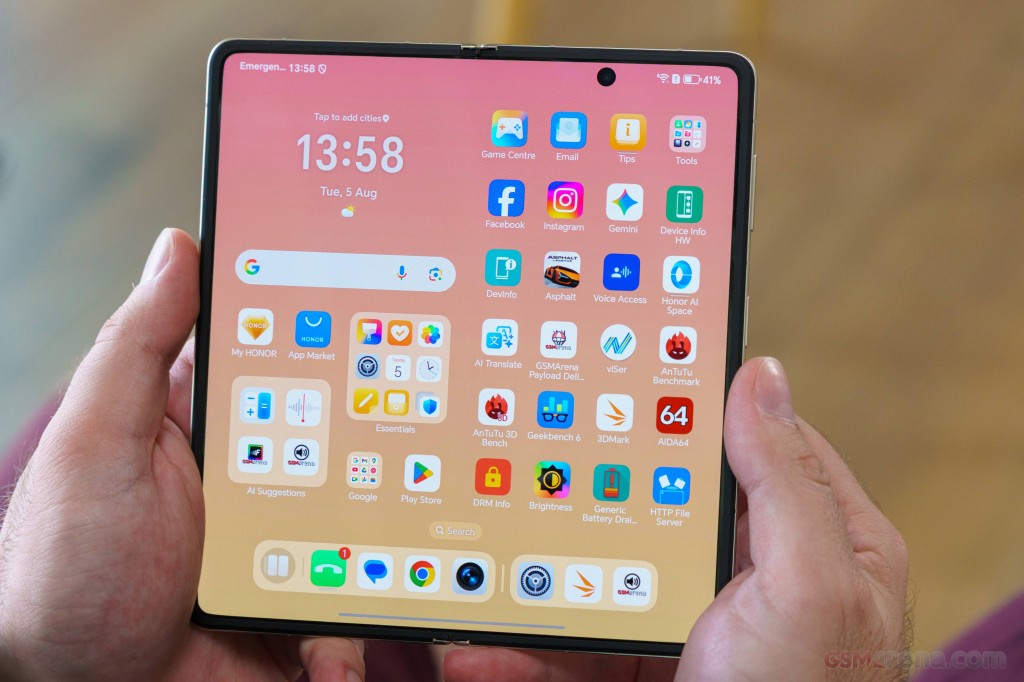 Honor Magic V5 hands-on photo 31