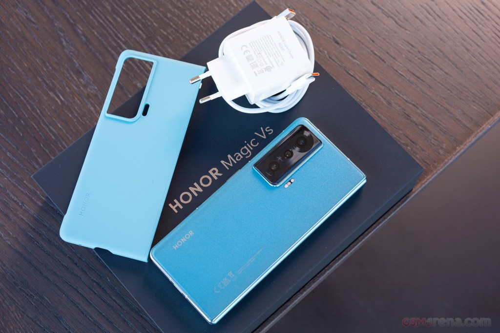 Honor Magic Vs hands-on photo 1