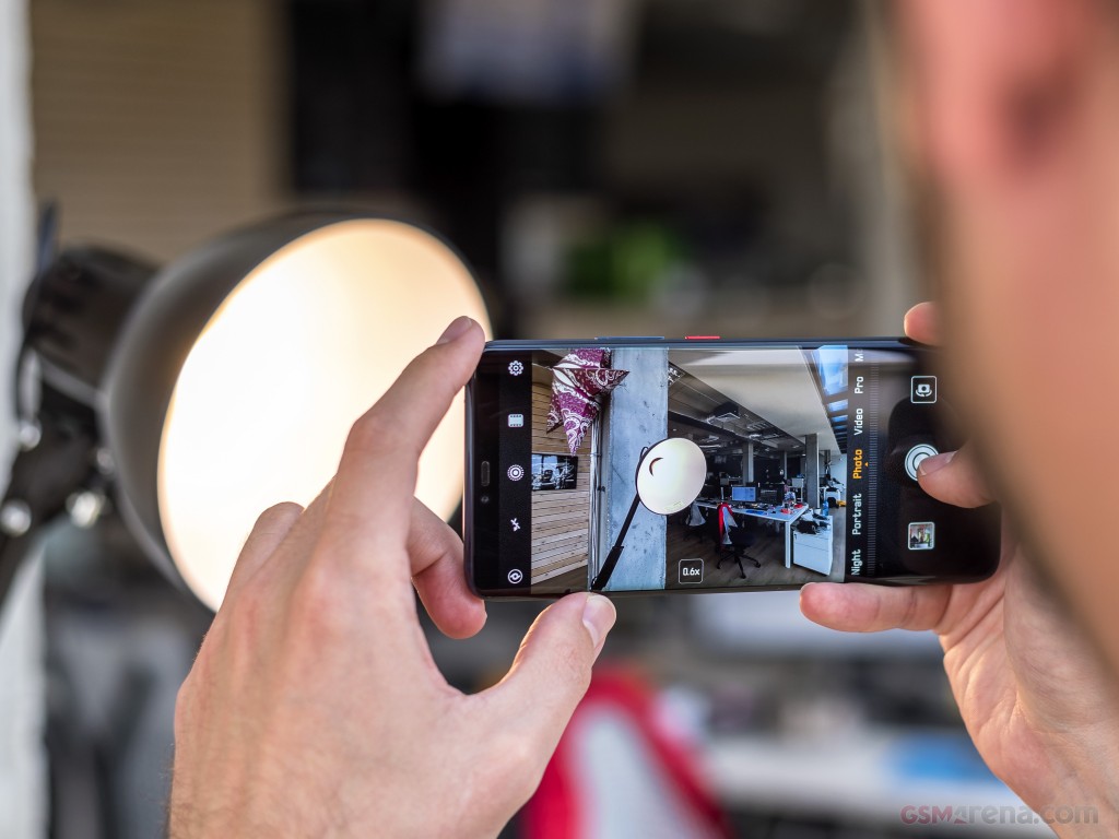 Huawei Mate 20 Pro hands-on photo 8