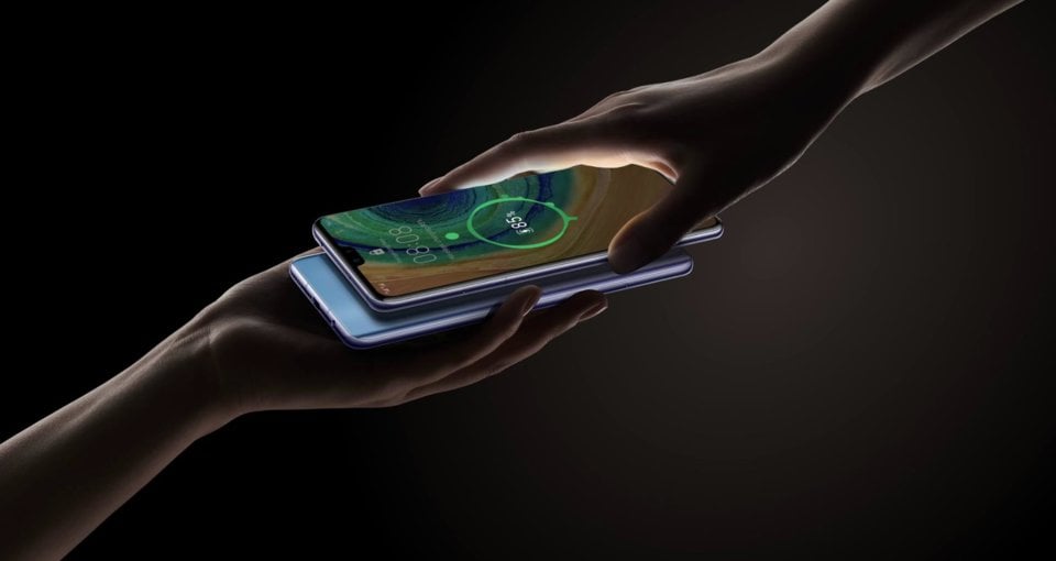Huawei Mate 30 view 10