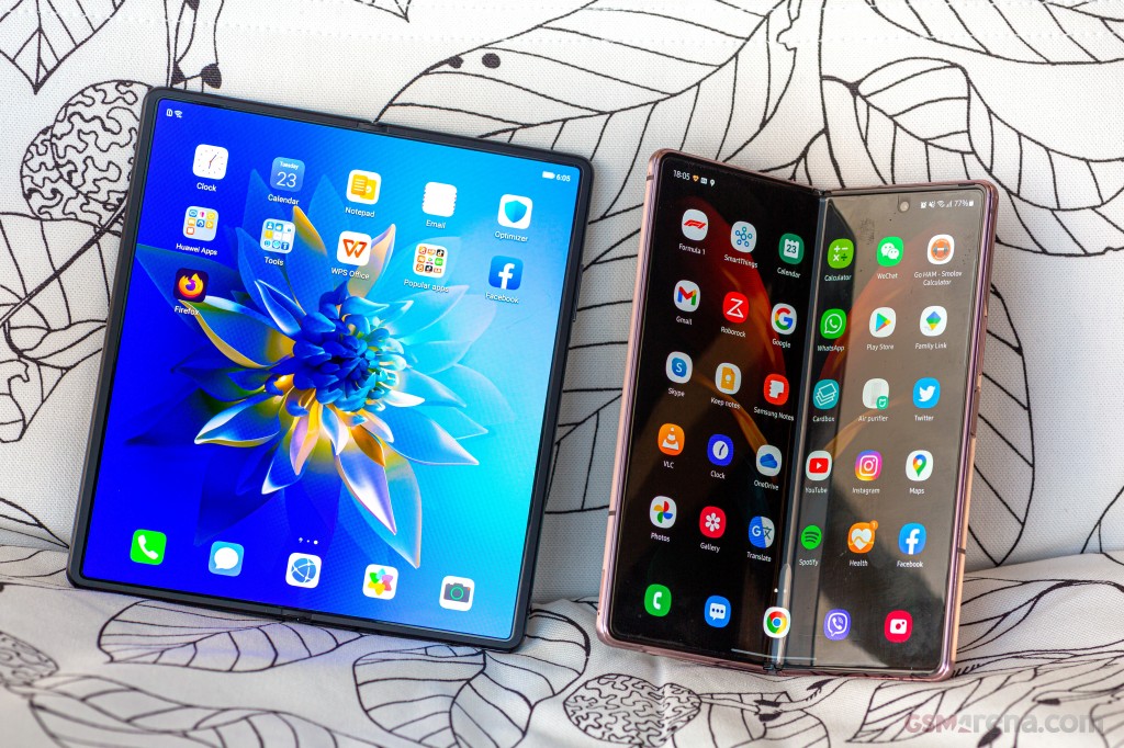 Huawei Mate X2 hands-on photo 2