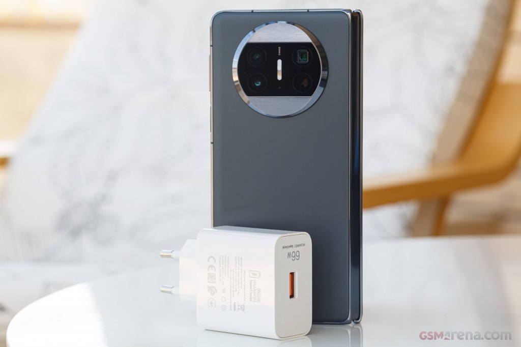Huawei Mate X3 hands-on photo 3