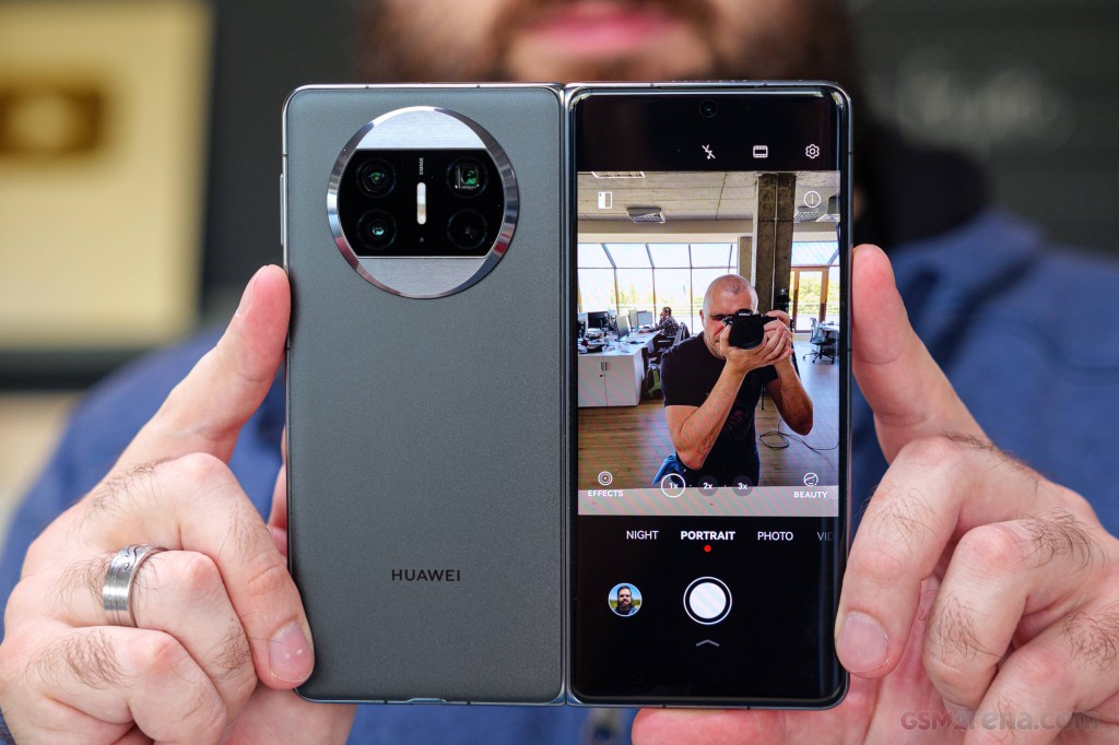 Huawei Mate X3 hands-on photo 24