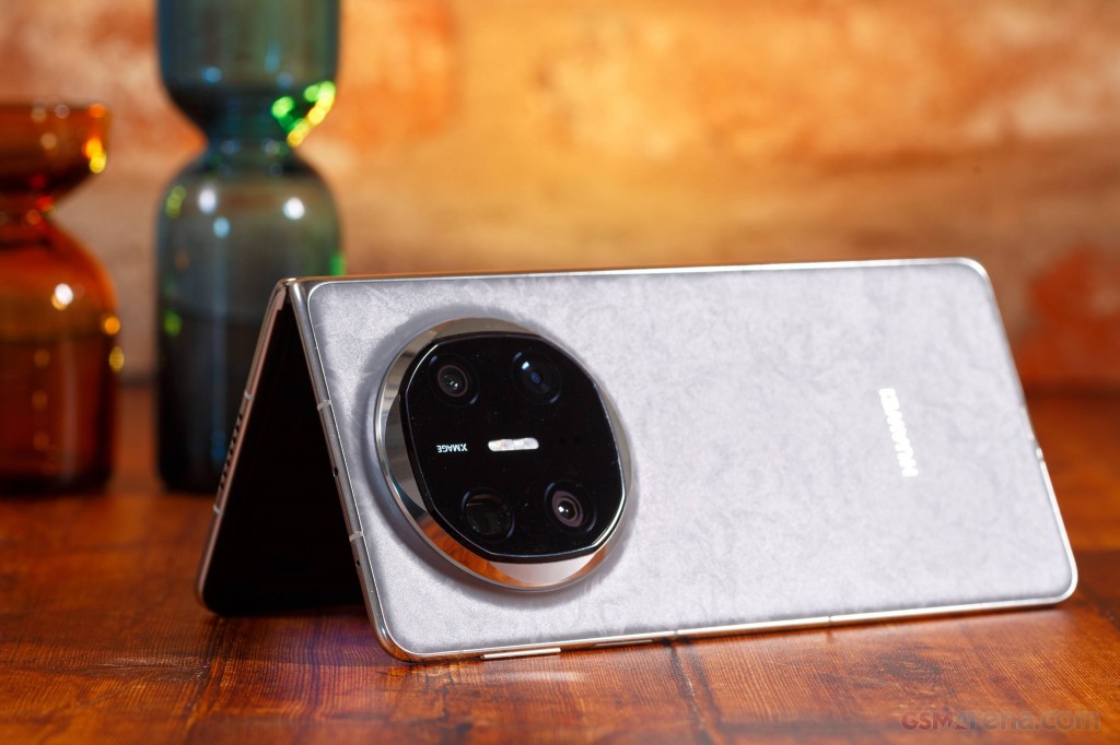 Huawei Mate X6 hands-on photo 6