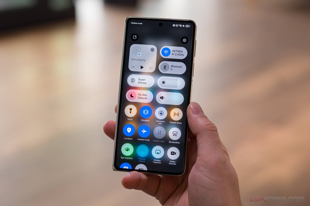 Huawei Mate X6 hands-on photo 24