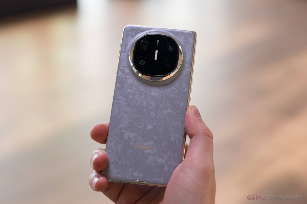 Huawei Mate X6 hands-on photo 32