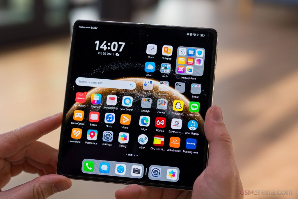 Huawei Mate X6 hands-on photo 33
