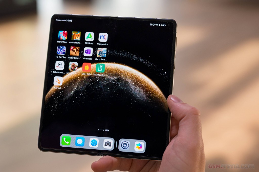 Huawei Mate X6 hands-on photo 34
