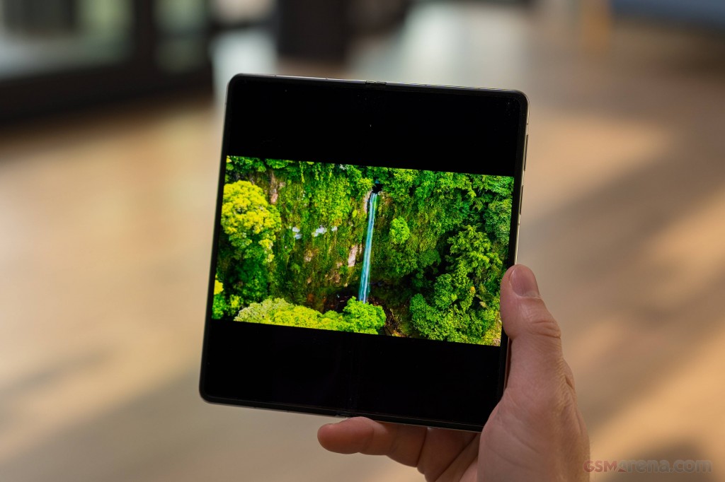 Huawei Mate X6 hands-on photo 46
