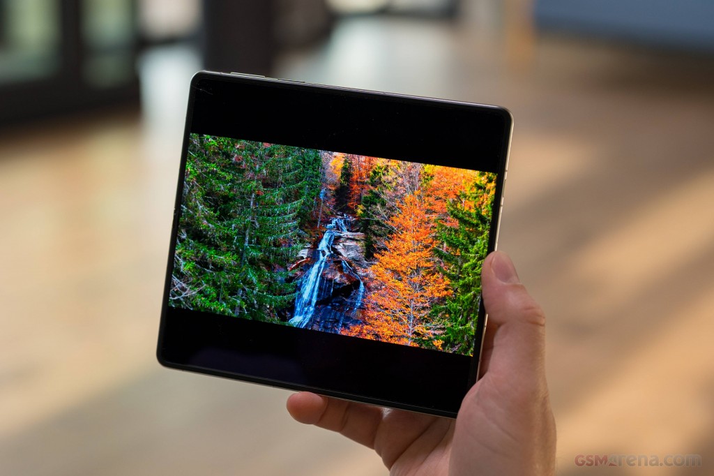 Huawei Mate X6 hands-on photo 47