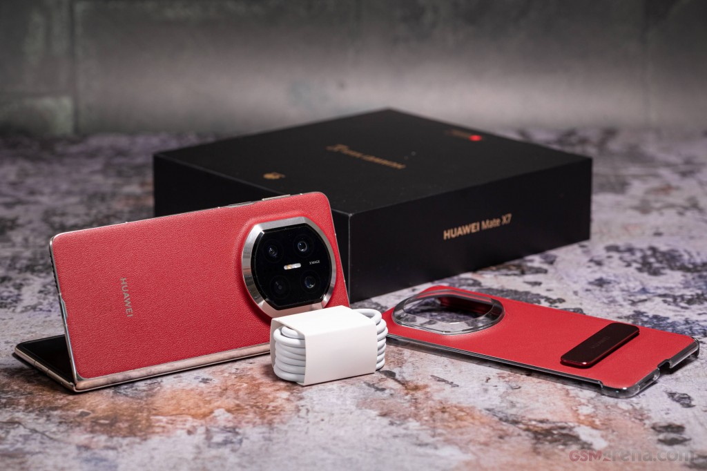 Huawei Mate X7 hands-on photo 1