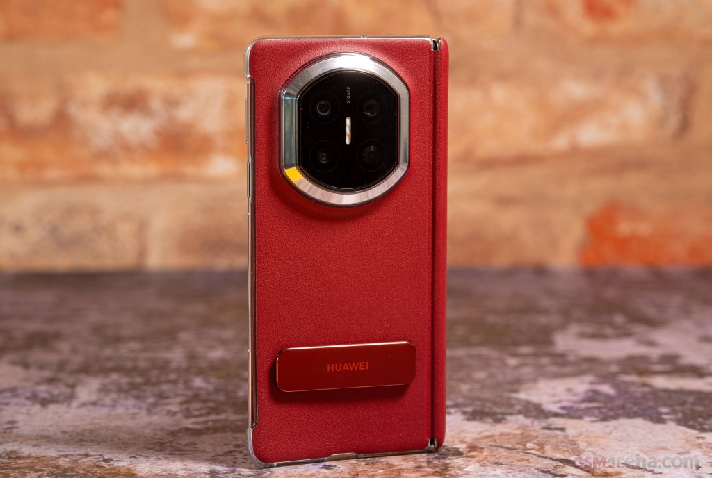 Huawei Mate X7 hands-on photo 2