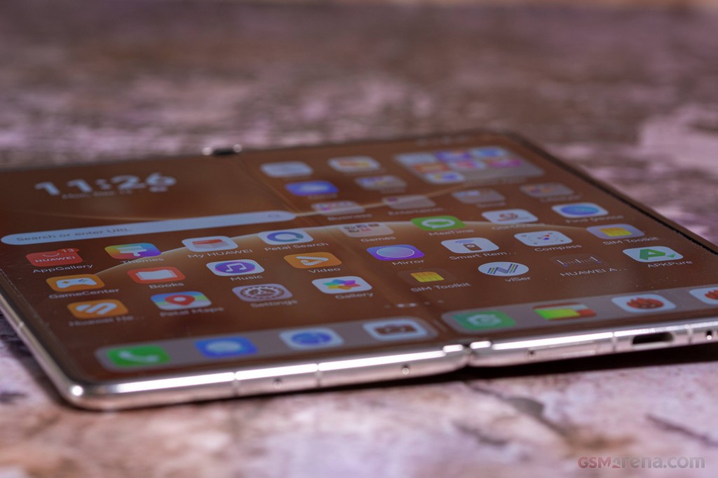 Huawei Mate X7 hands-on photo 11