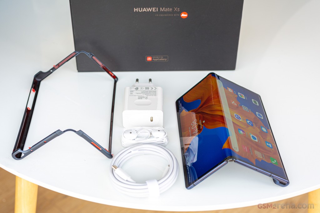 Huawei Mate Xs hands-on photo 1