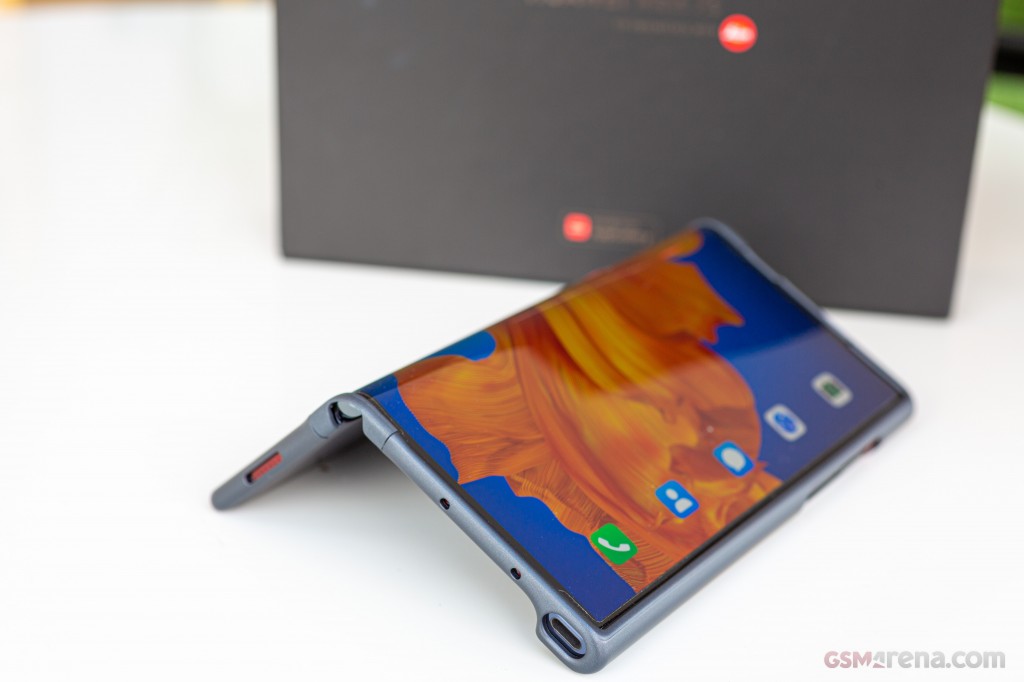 Huawei Mate Xs hands-on photo 2