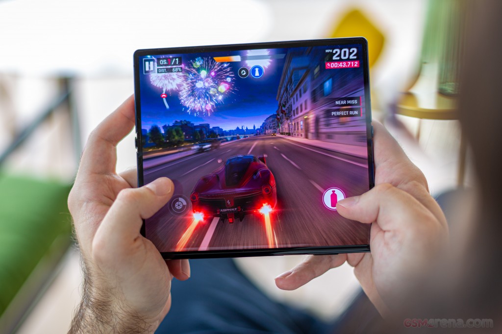Huawei Mate Xs hands-on photo 4