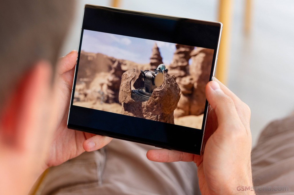 Huawei Mate Xs 2 hands-on photo 3