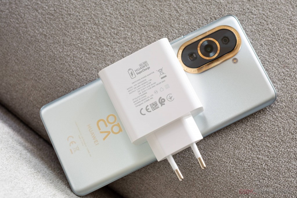 Huawei nova 10 Pro hands-on photo 2