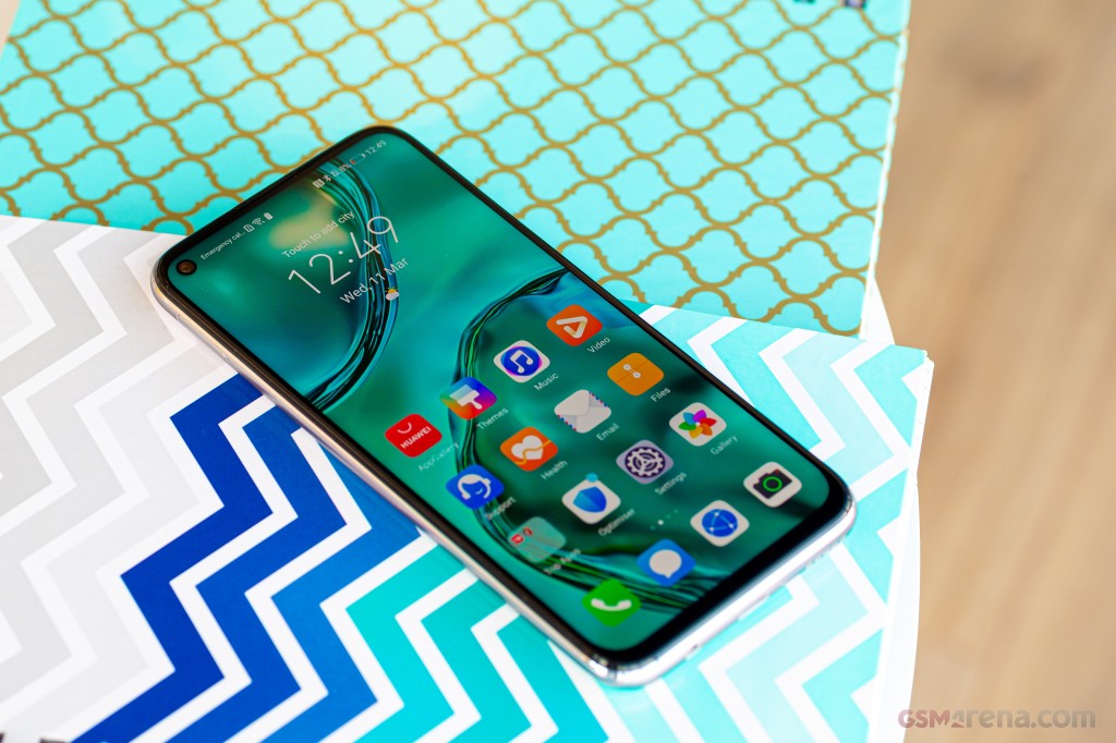Huawei P40 lite hands-on photo 13