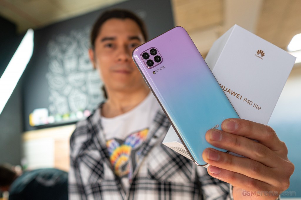Huawei P40 lite hands-on photo 16