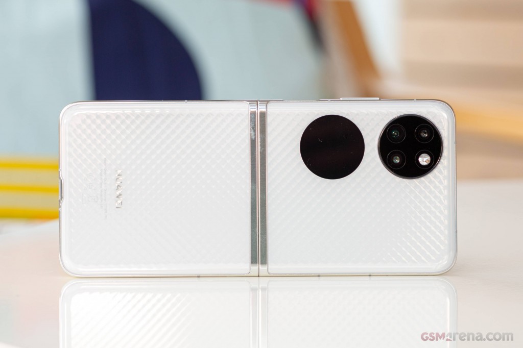 Huawei P50 Pocket hands-on photo 8