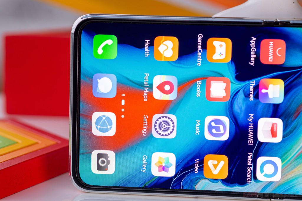 Huawei P50 Pocket hands-on photo 17