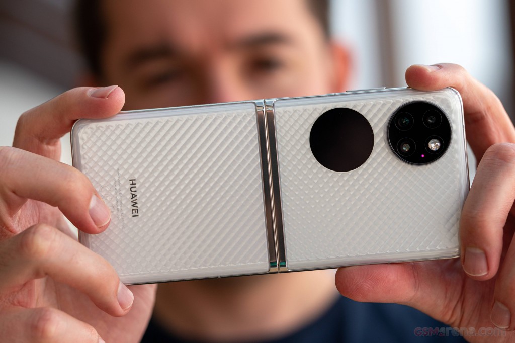 Huawei P50 Pocket hands-on photo 27