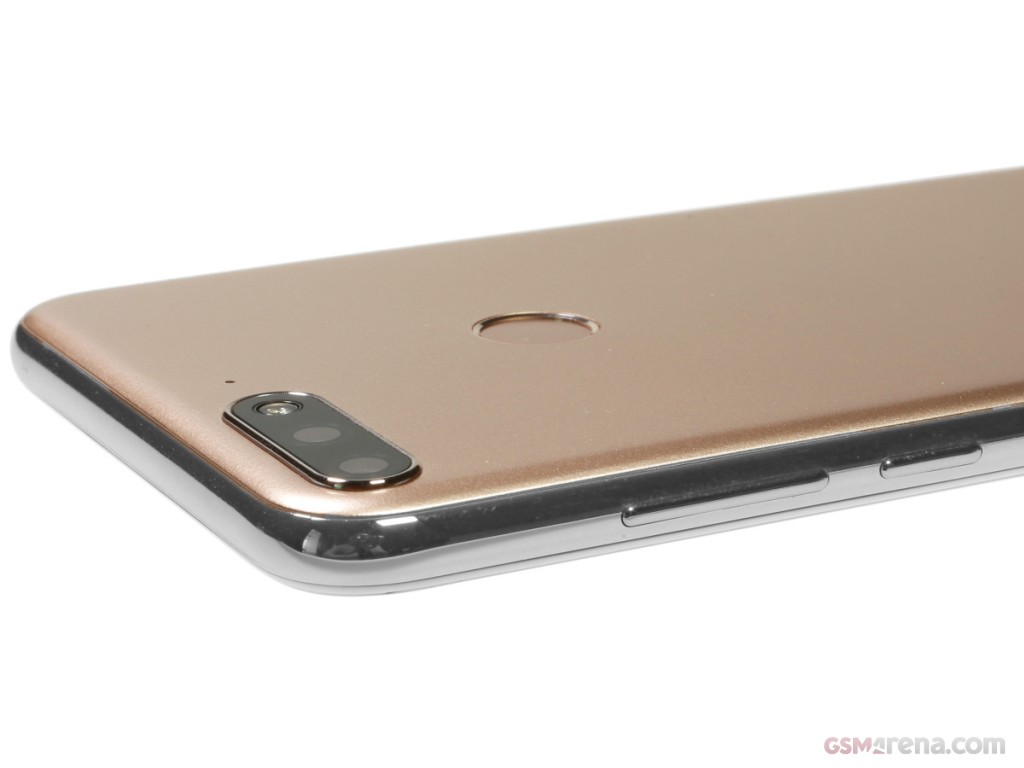 Huawei Y7 Prime (2018) hands-on photo 9