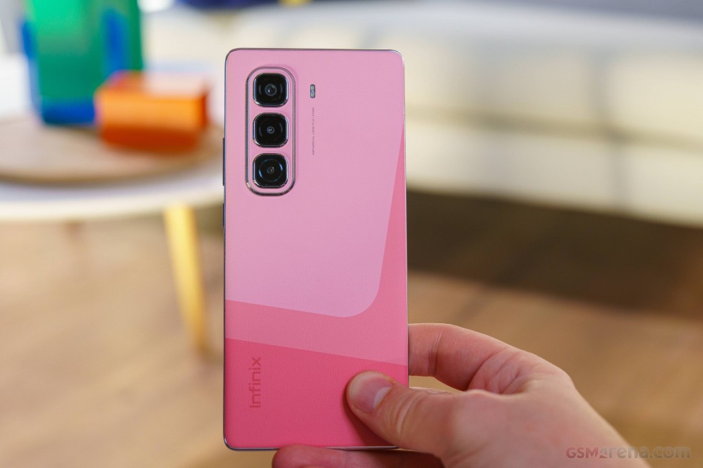 Infinix Hot 50 Pro+ 4G hands-on photo 23