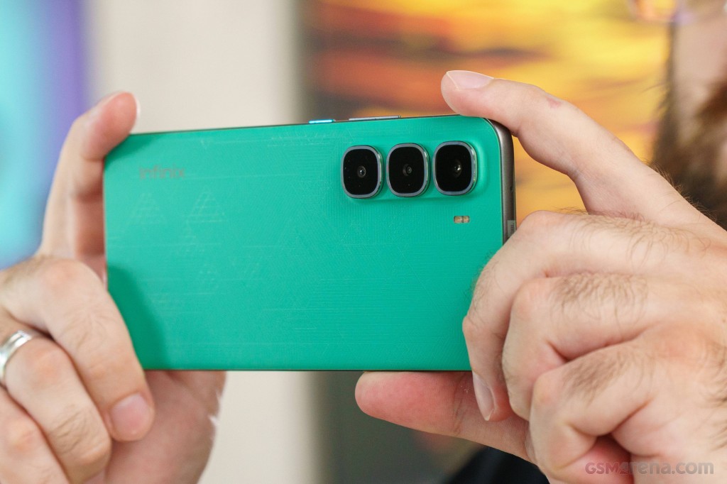 Infinix Hot 60 Pro+ hands-on photo 20