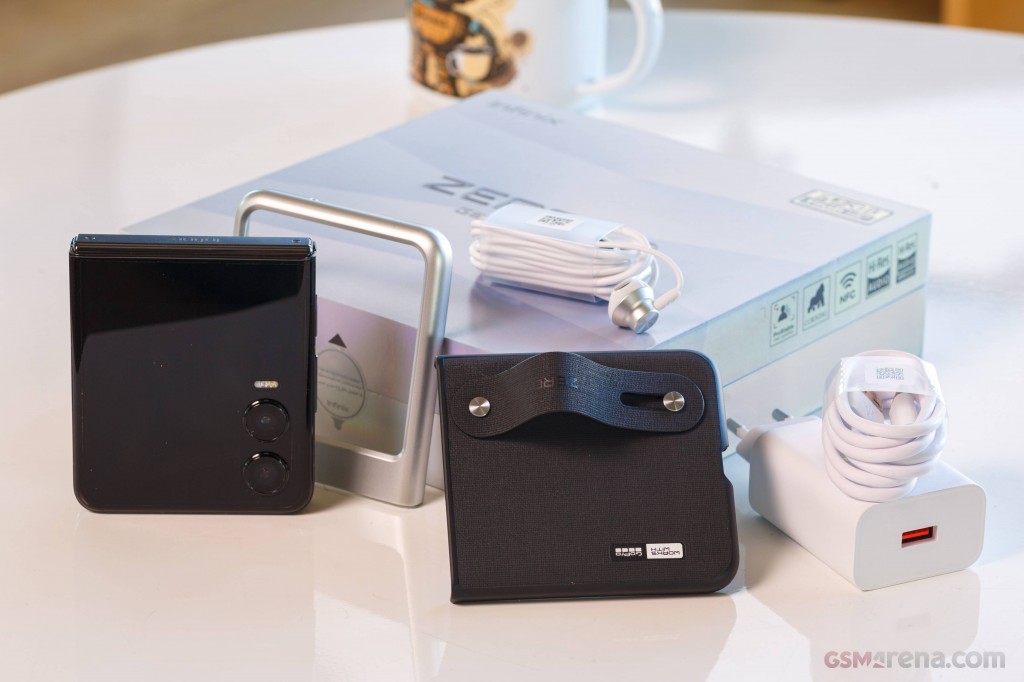 Infinix Zero Flip hands-on photo 1