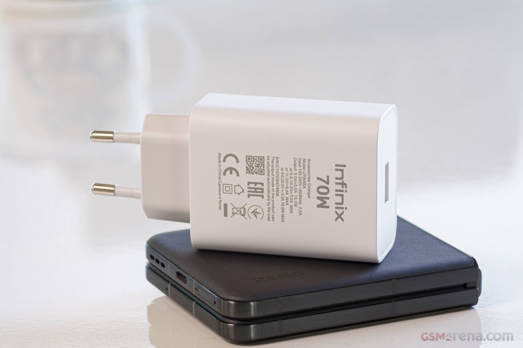 Infinix Zero Flip hands-on photo 3