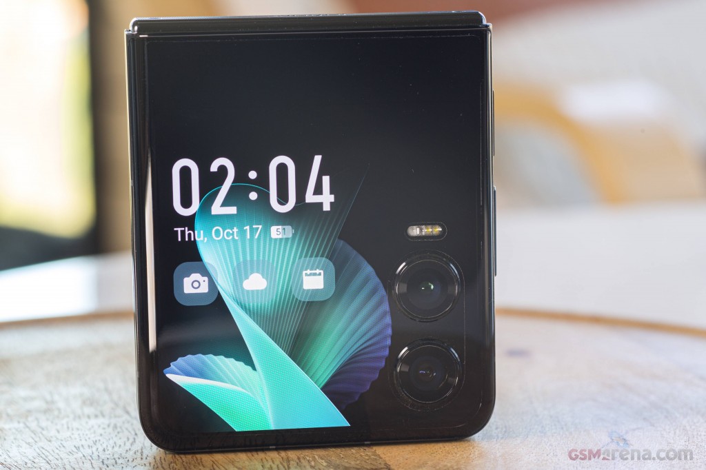 Infinix Zero Flip hands-on photo 12
