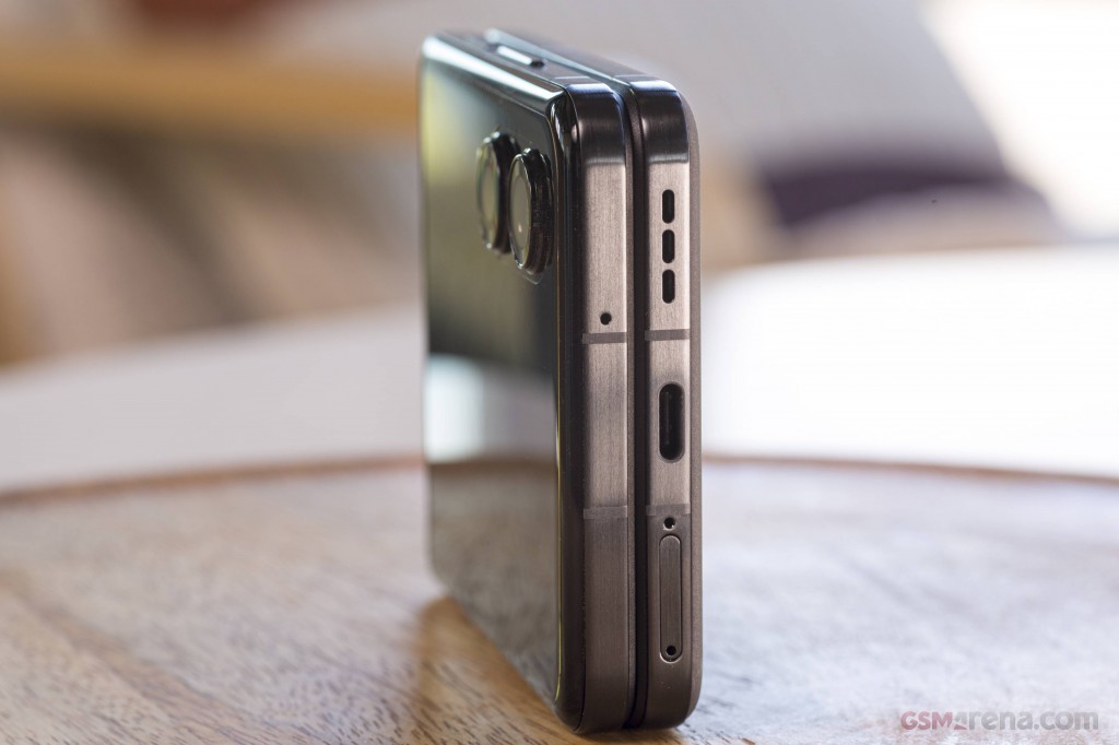 Infinix Zero Flip hands-on photo 14