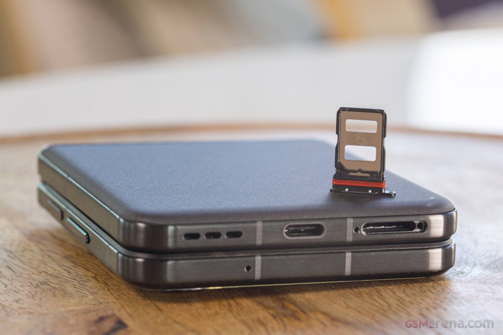 Infinix Zero Flip hands-on photo 18