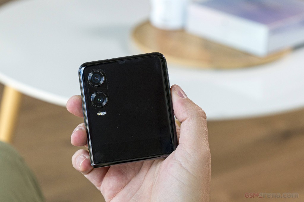 Infinix Zero Flip hands-on photo 19