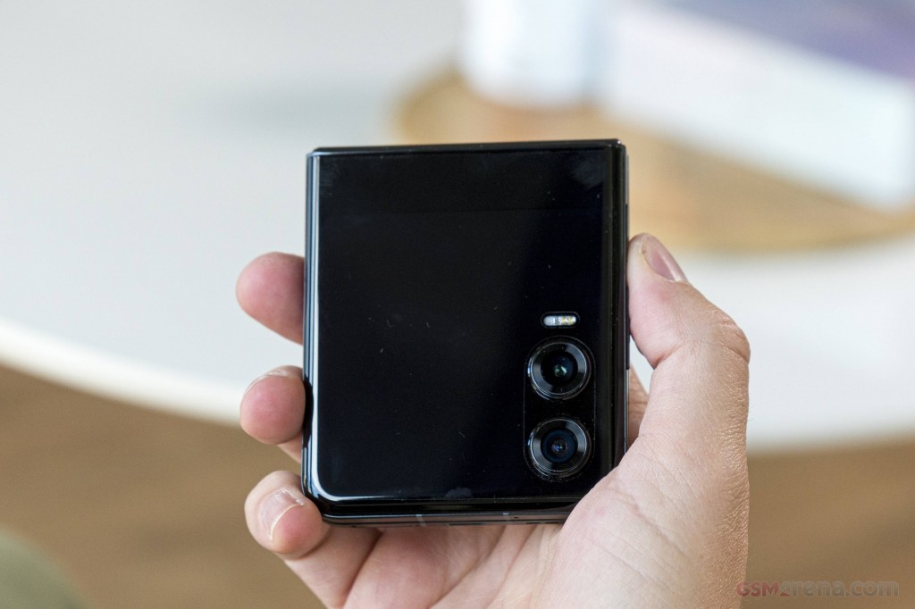 Infinix Zero Flip hands-on photo 20