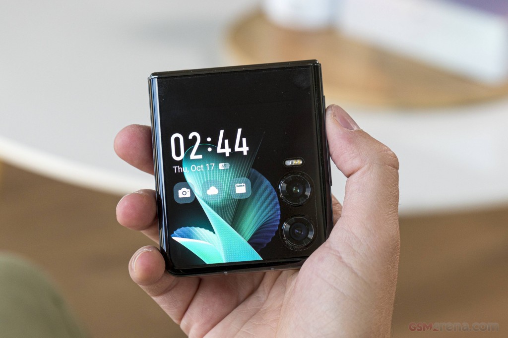 Infinix Zero Flip hands-on photo 21