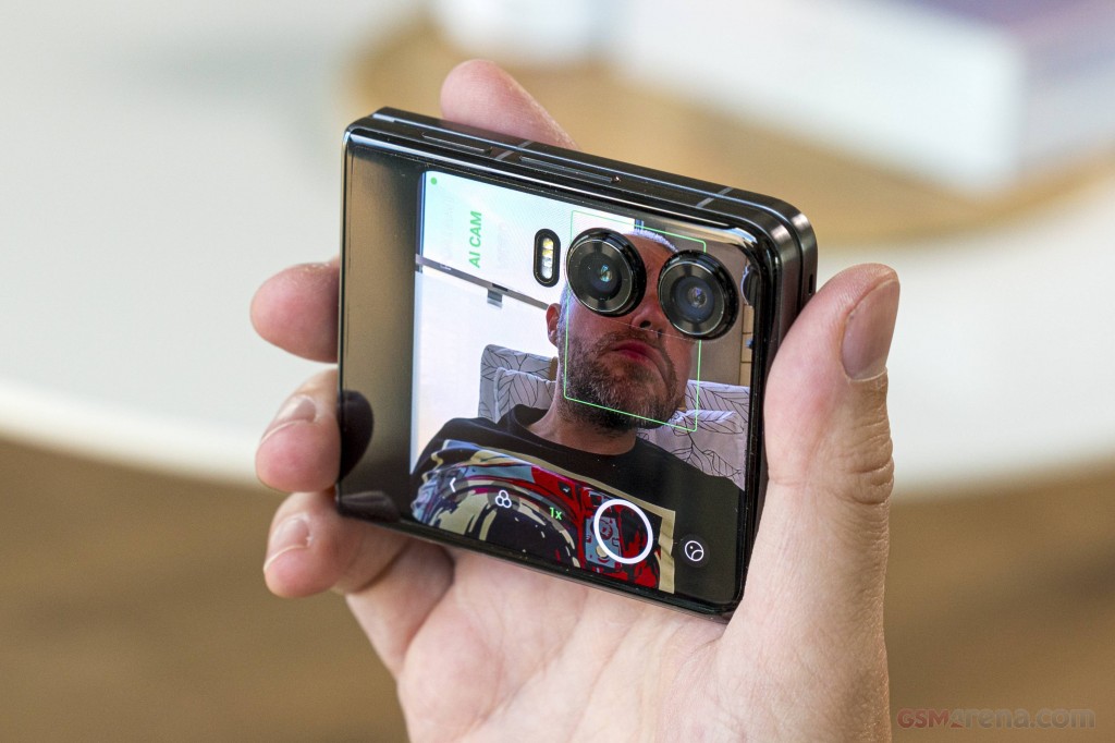 Infinix Zero Flip hands-on photo 24