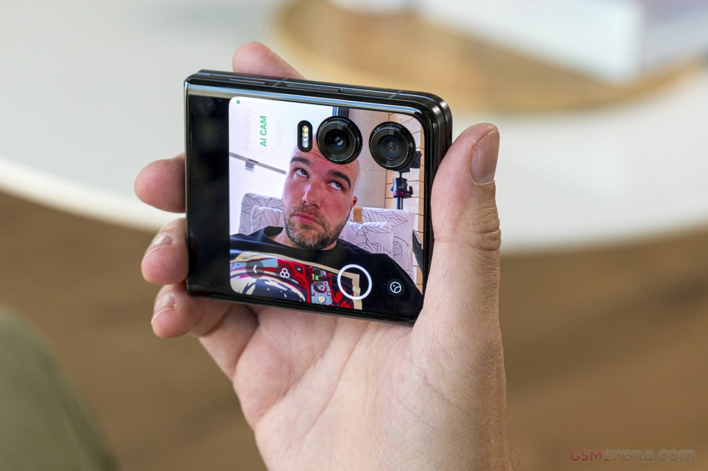 Infinix Zero Flip hands-on photo 25