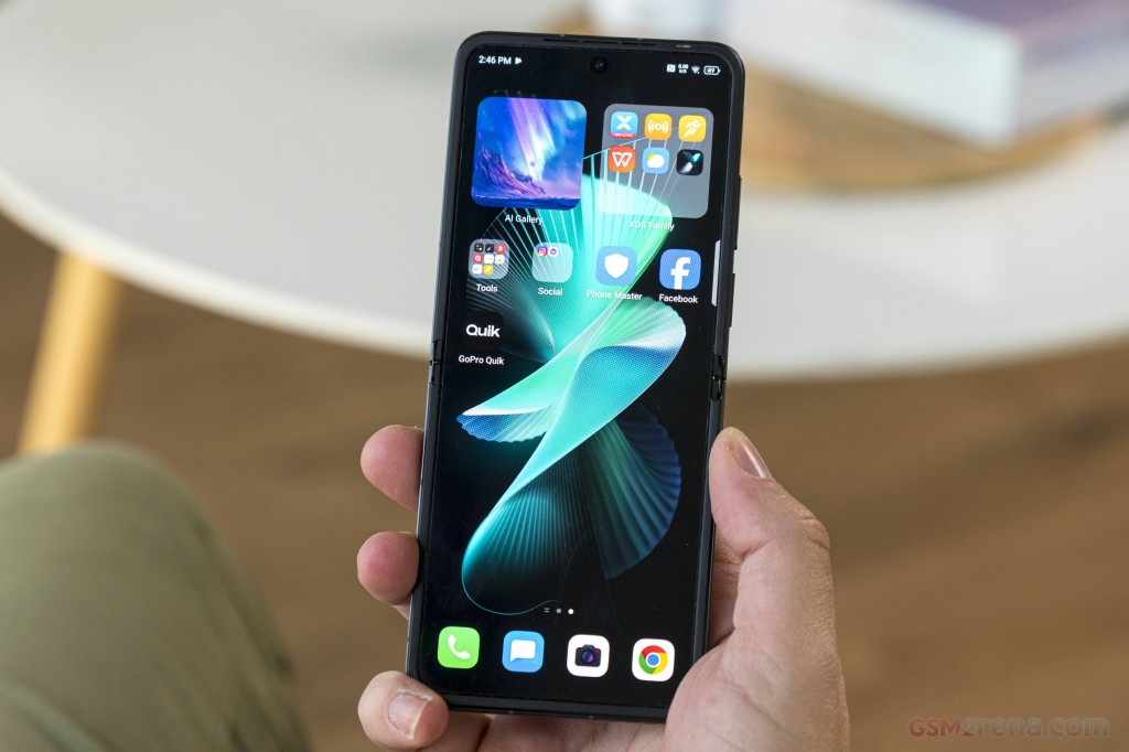 Infinix Zero Flip hands-on photo 28