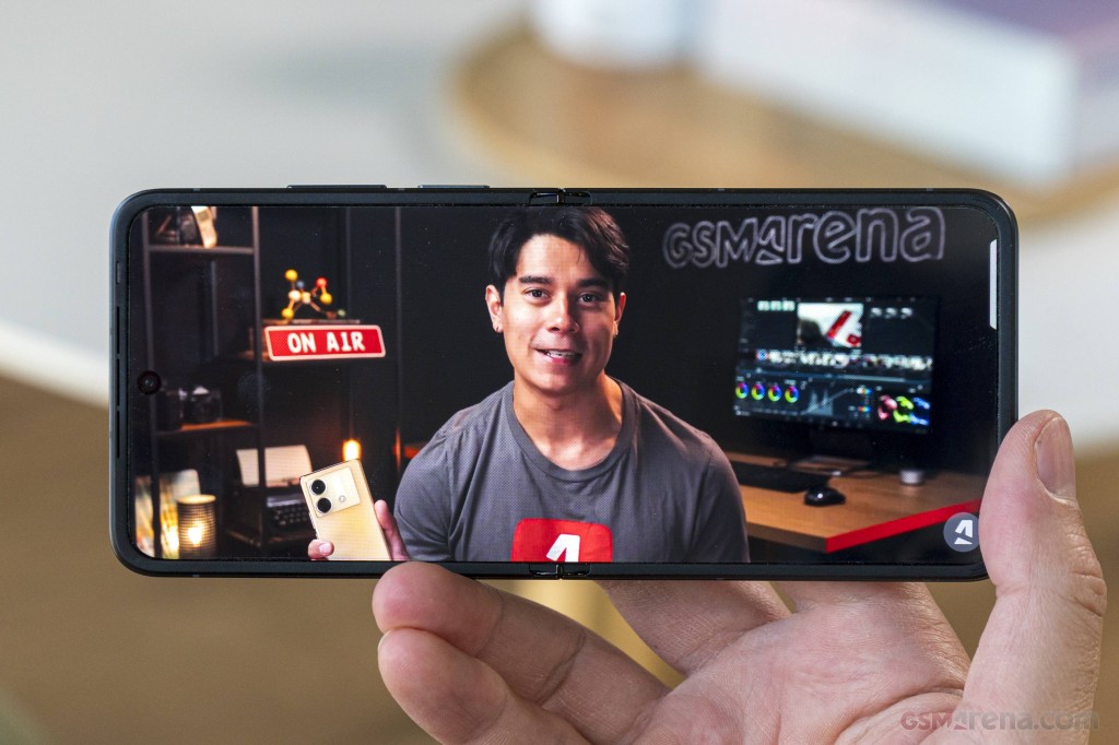 Infinix Zero Flip hands-on photo 36