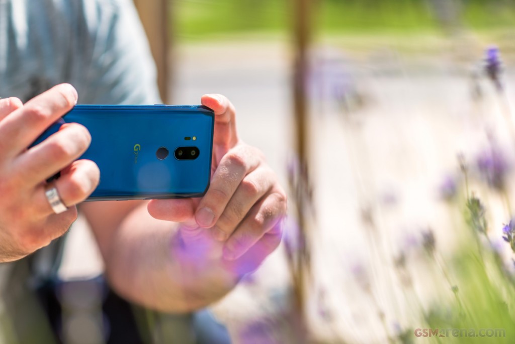 LG G7 ThinQ hands-on photo 3