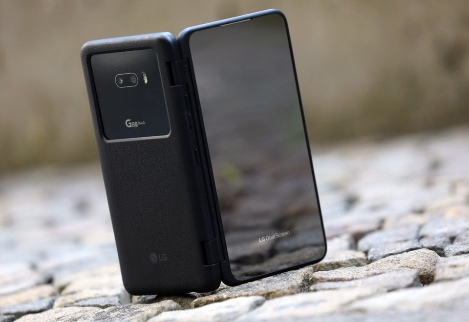 LG G8X ThinQ view 5