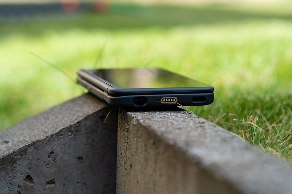 LG G8X ThinQ view 7
