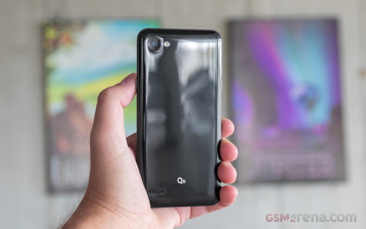 LG Q6 hands-on photo 6