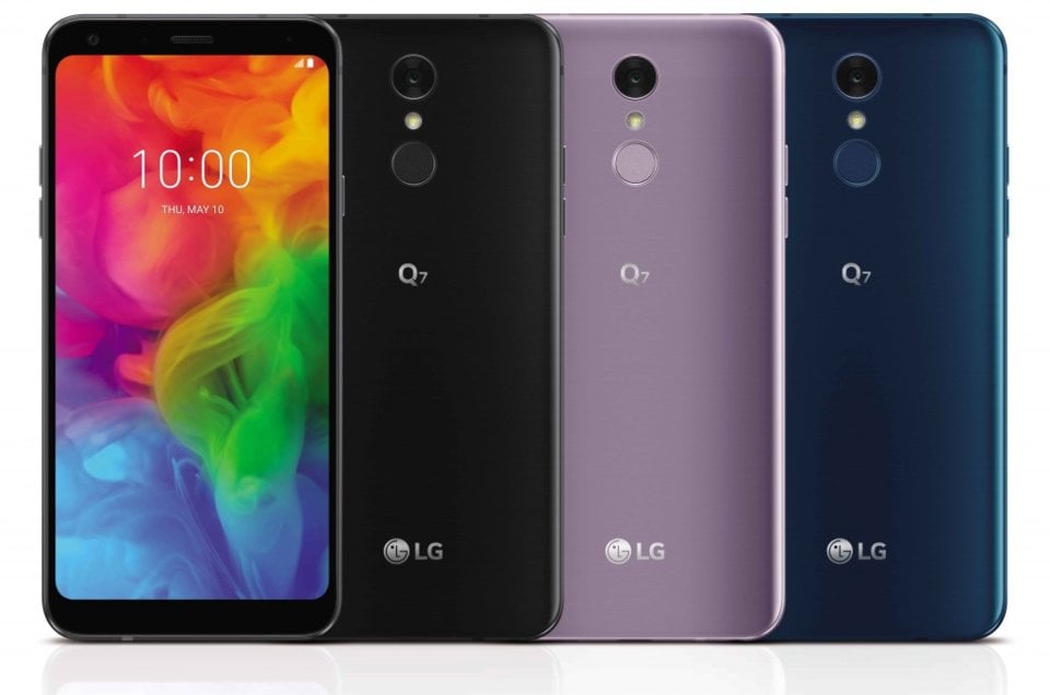 LG Q7 view 6